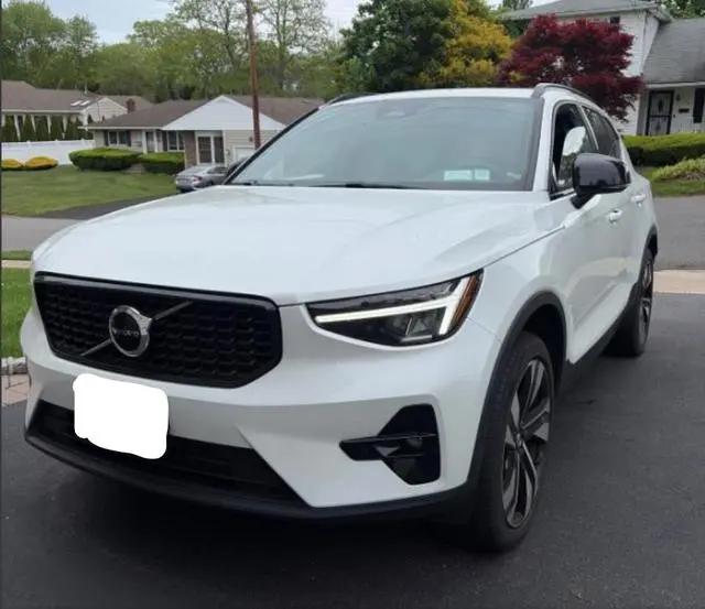 2023 Volvo XC40 B5 Plus Dark Theme for sale in Wexford, PA
