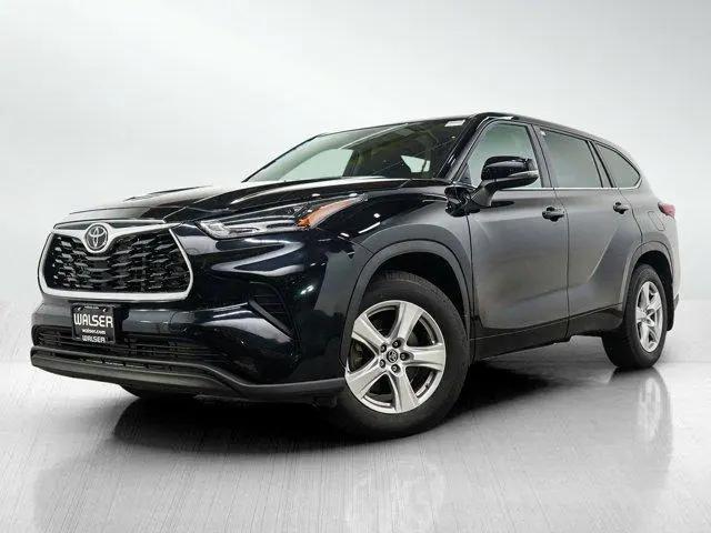 2023 Toyota Highlander L for sale in Burnsville, MN