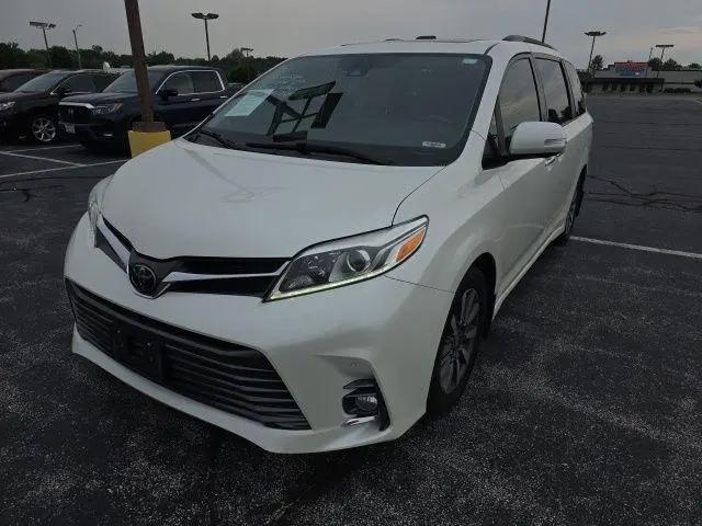2020 Toyota Sienna Limited Premium for sale in O'Fallon, IL