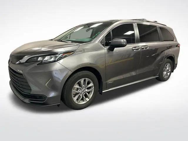 2021 Toyota Sienna LE for sale in Delray Beach, FL