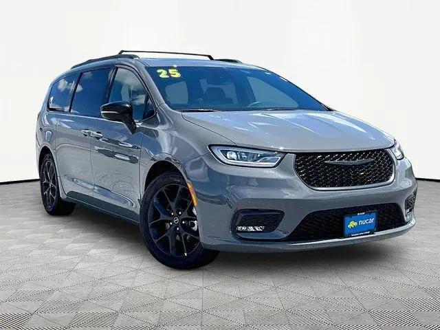 2025 Chrysler Pacifica Limited for sale in New Castle, DE