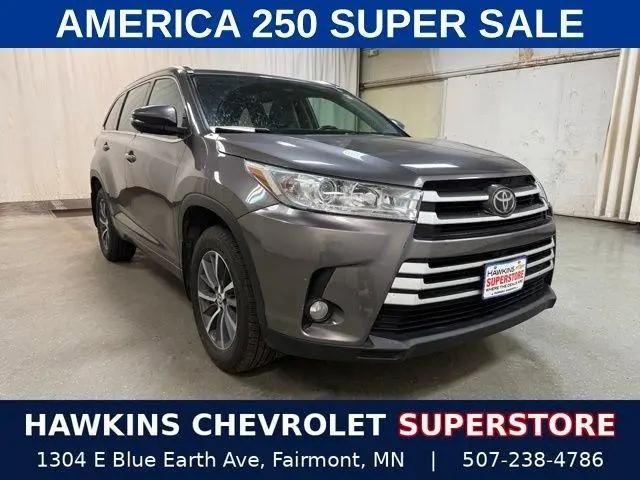 2017 Toyota Highlander XLE for sale in Fairmont, MN