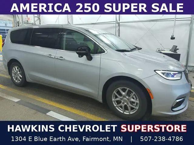 2024 Chrysler Pacifica Touring L for sale in Fairmont, MN