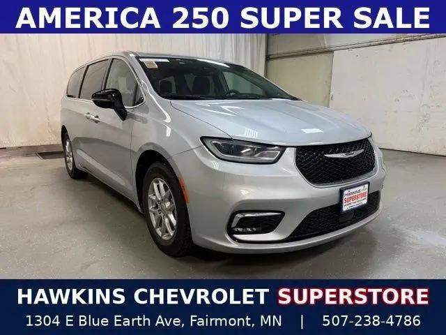 2024 Chrysler Pacifica Touring L for sale in Fairmont, MN