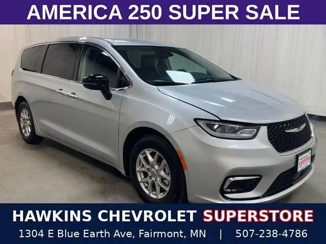 2024 Chrysler Pacifica Touring L for sale in Fairmont, MN