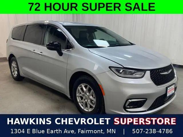 2024 Chrysler Pacifica Touring L for sale in Fairmont, MN