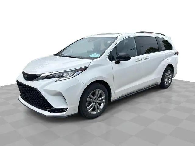 2022 Toyota Sienna XSE for sale in Glendale, WI