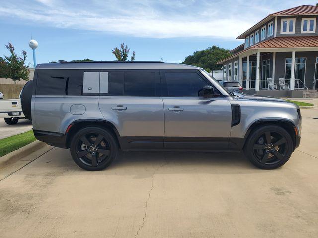 2024 Land Rover Defender 130 P400 X-Dynamic SE