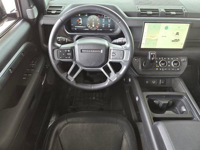 2024 Land Rover Defender 130 P400 X-Dynamic SE