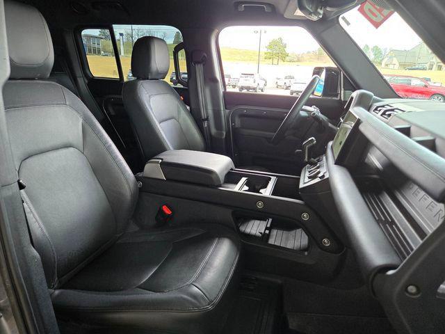 2024 Land Rover Defender 130 P400 X-Dynamic SE