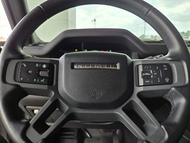 2024 Land Rover Defender 130 P400 X-Dynamic SE