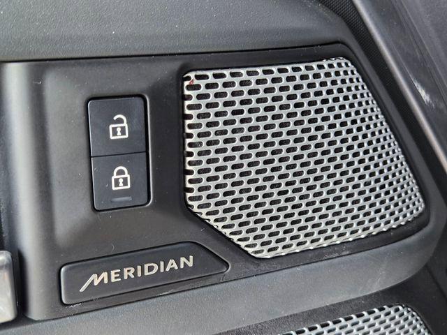 2024 Land Rover Defender 130 P400 X-Dynamic SE