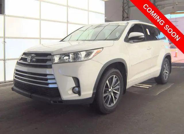 2017 Toyota Highlander XLE for sale in Leavenworth, KS