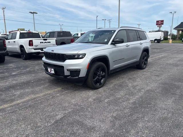 2025 Jeep Grand Cherokee L Limited 4x4 for sale in Davenport, IA