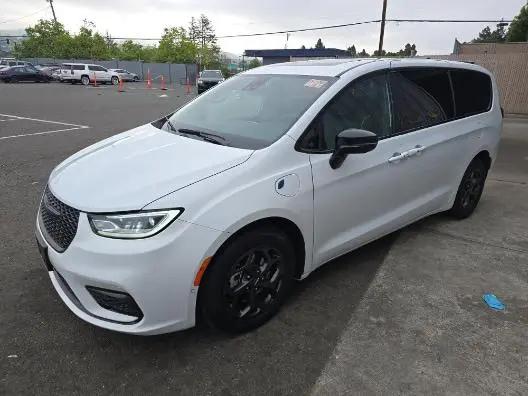 2023 Chrysler Pacifica Hybrid Limited for sale in Galena, IL