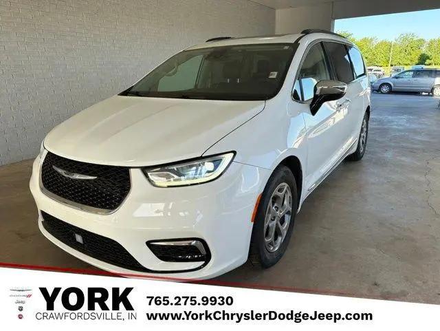 2023 Chrysler Pacifica Limited for sale in Greencastle, IN