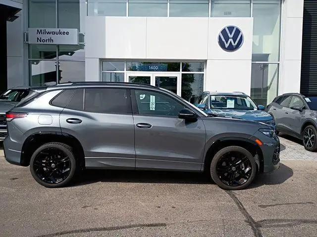 2025 Volkswagen Tiguan 2.0T SE R-Line Black for sale in Glendale, WI