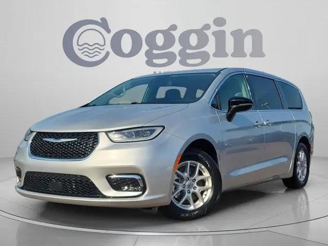 2024 Chrysler Pacifica Touring L for sale in Orlando, FL