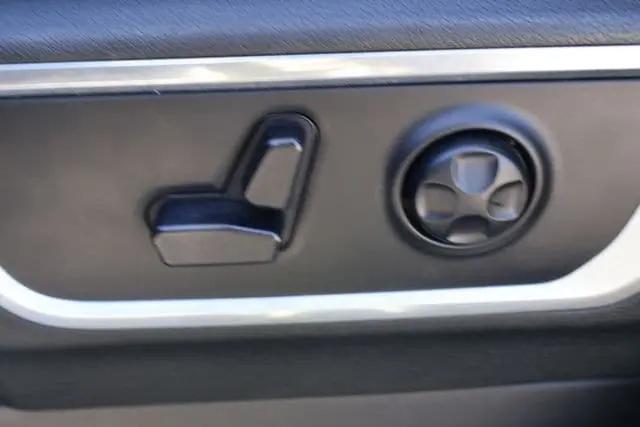2019 Ram 1500 Laramie Crew Cab 4x4 5'7" Box