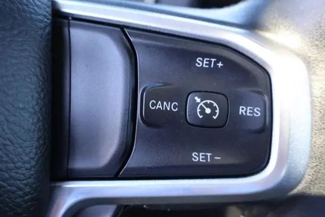 2019 Ram 1500 Laramie Crew Cab 4x4 5'7" Box