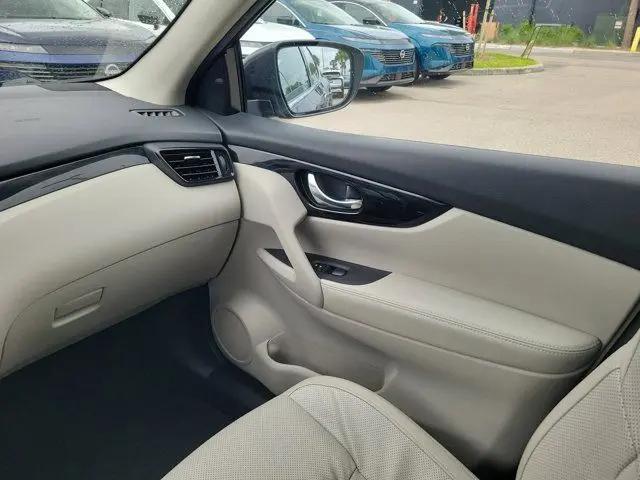 2022 Nissan Rogue Sport SL AWD Xtronic CVT
