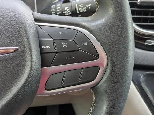 2022 Chrysler Voyager LX