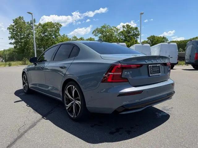 2024 Volvo S60 B5 Plus Dark Theme