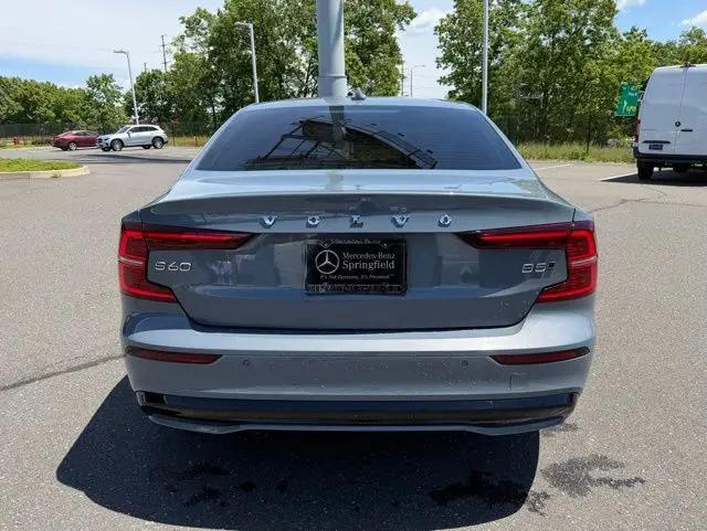 2024 Volvo S60 B5 Plus Dark Theme