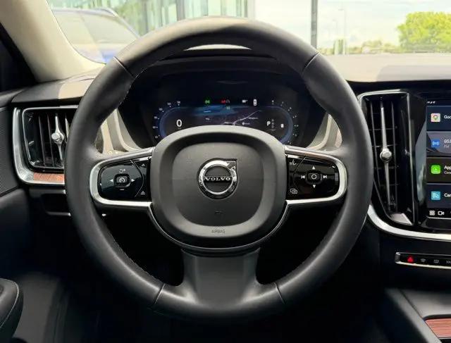 2024 Volvo S60 B5 Plus Dark Theme