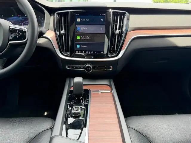 2024 Volvo S60 B5 Plus Dark Theme