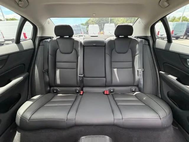 2024 Volvo S60 B5 Plus Dark Theme