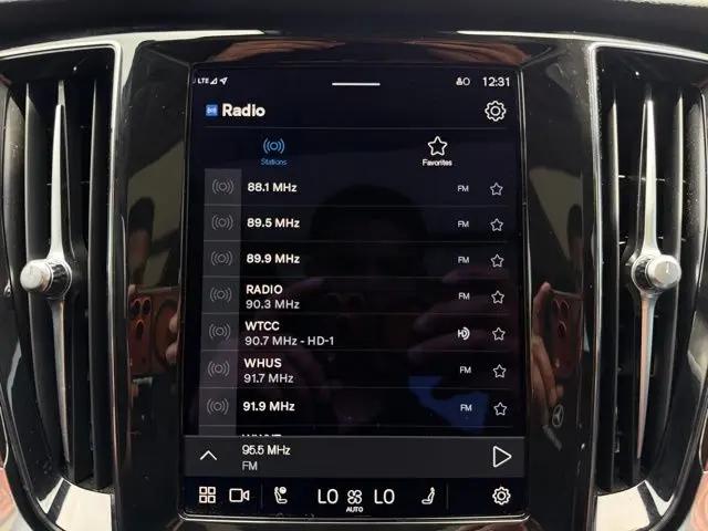 2024 Volvo S60 B5 Plus Dark Theme