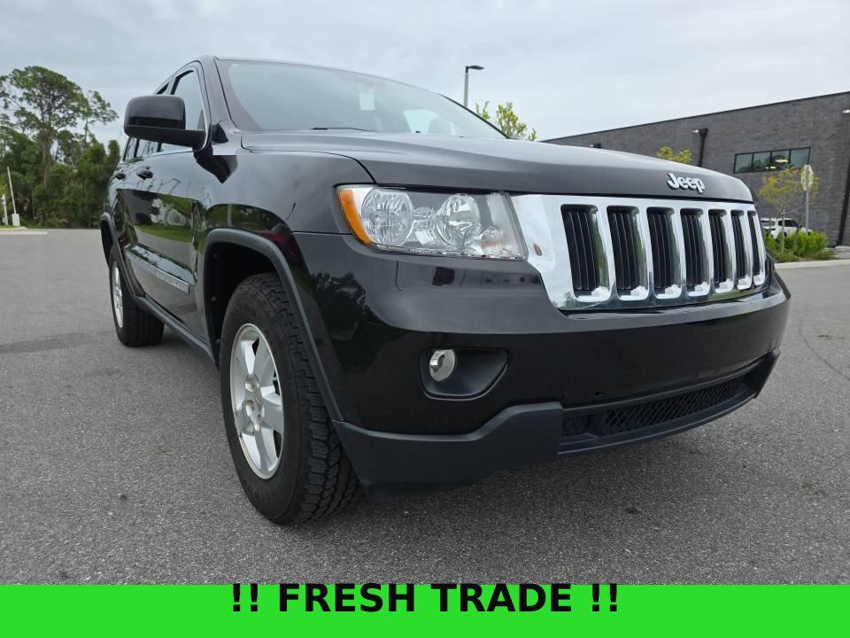 Brilliant Black Crystal Pearlcoat 2012 Jeep Grand Cherokee Laredo SUV / Crossover 4X2 Automatic