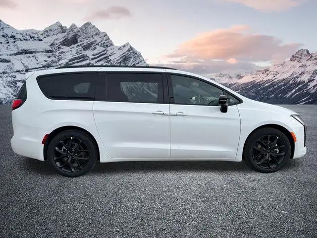 2027 Chrysler Pacifica Limited