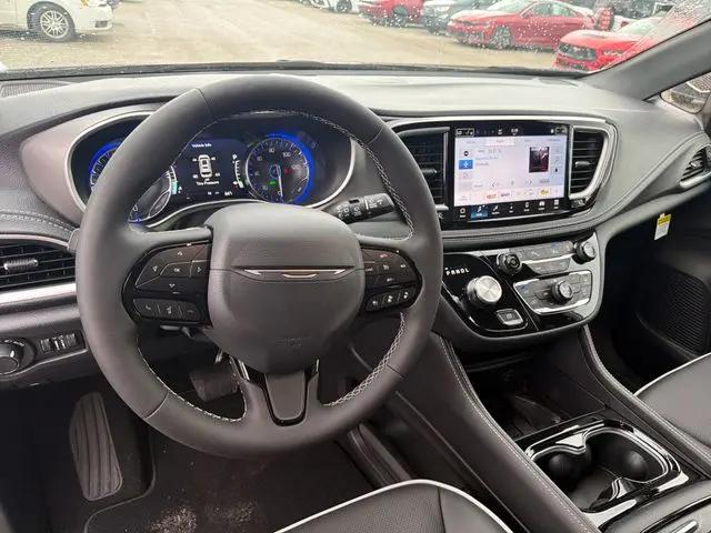 2027 Chrysler Pacifica Limited