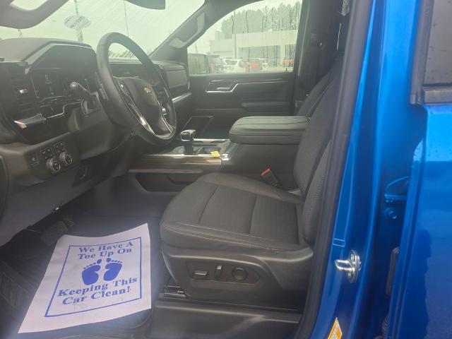 2023 Chevrolet Silverado 1500 4WD Crew Cab Standard Bed LT