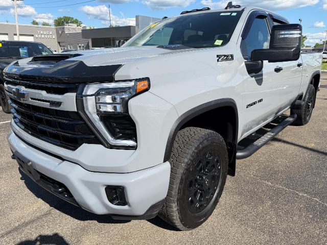2024 Chevrolet Silverado 2500HD 4WD Crew Cab Standard Bed LT
