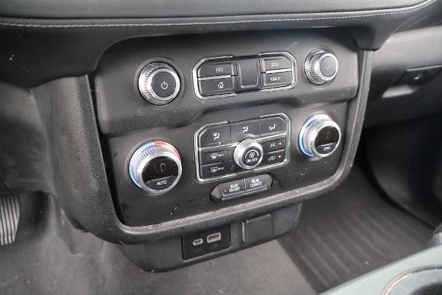 2022 GMC Yukon XL 4WD SLE