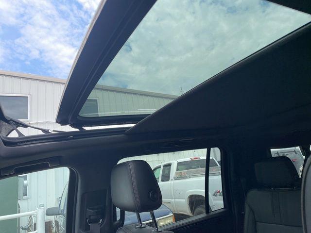 2021 Chevrolet Suburban 4WD RST