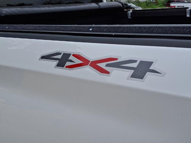 2023 Chevrolet Silverado 1500 4WD Crew Cab Short Bed Custom