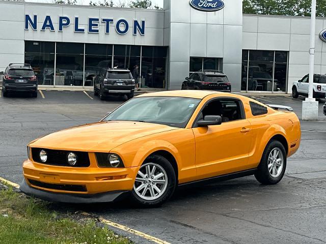 2008 Ford Mustang V6 Deluxe for sale in Libertyville, IL