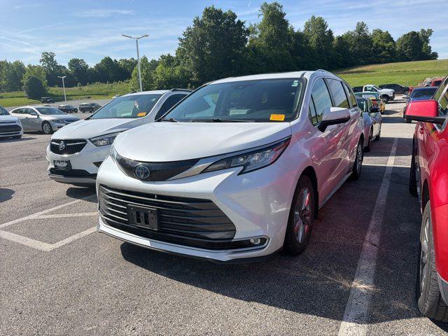 2022 Toyota Sienna Limited