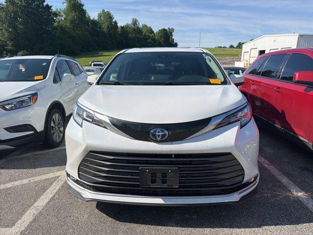 2022 Toyota Sienna Limited