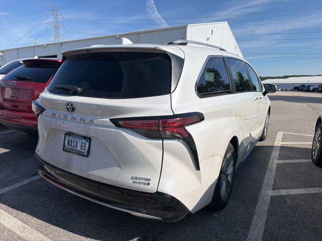 2022 Toyota Sienna Limited