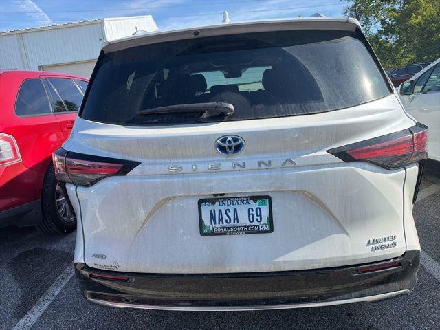 2022 Toyota Sienna Limited