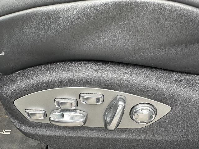 2025 Porsche Macan T