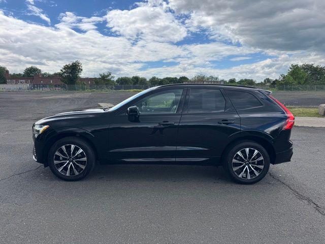 2023 Volvo XC60 B5 Plus Dark Theme