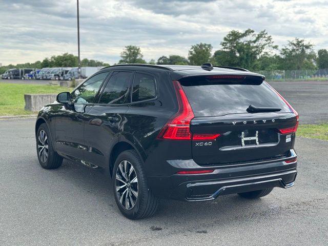 2023 Volvo XC60 B5 Plus Dark Theme
