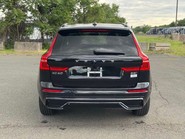 2023 Volvo XC60 B5 Plus Dark Theme
