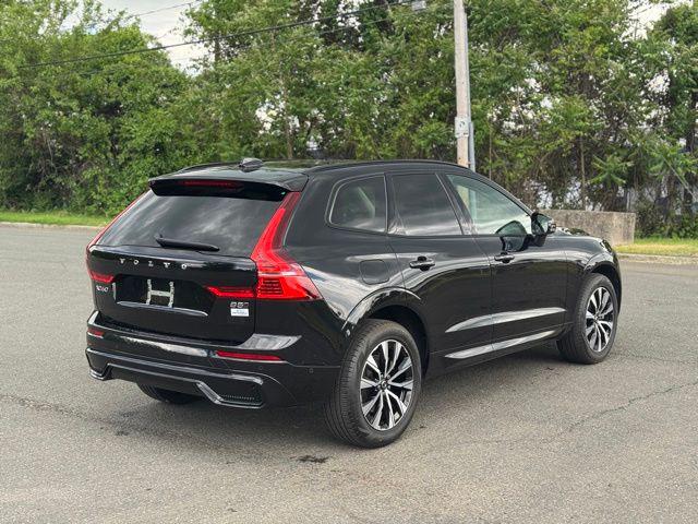 2023 Volvo XC60 B5 Plus Dark Theme